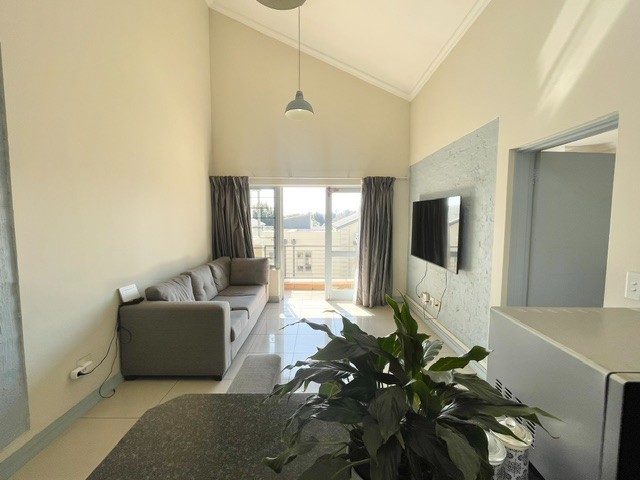 Apartment for sale in Parktown North, Johannesburg, 50 m²