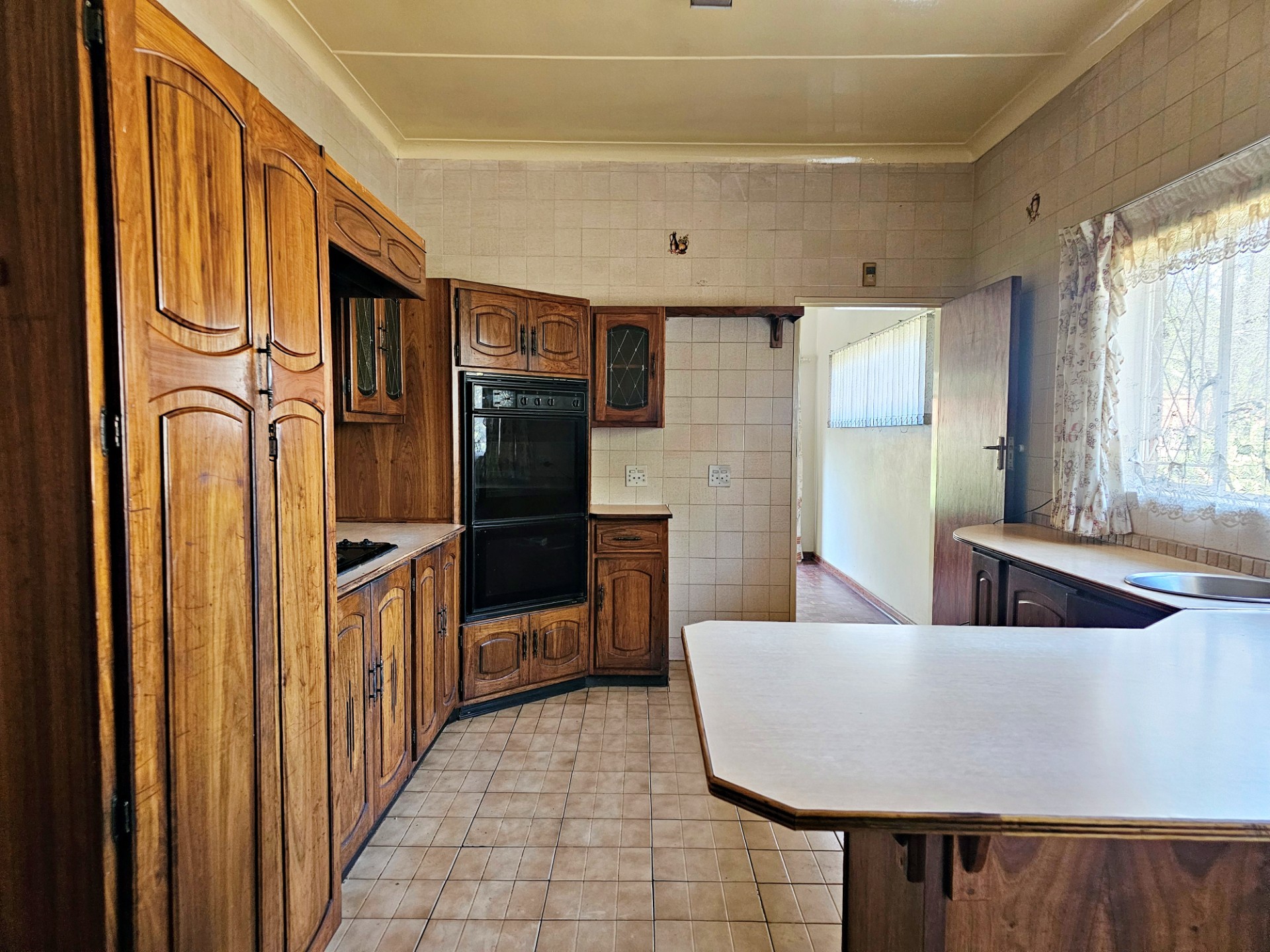 House for sale in Clubview, Centurion, 1903 m²