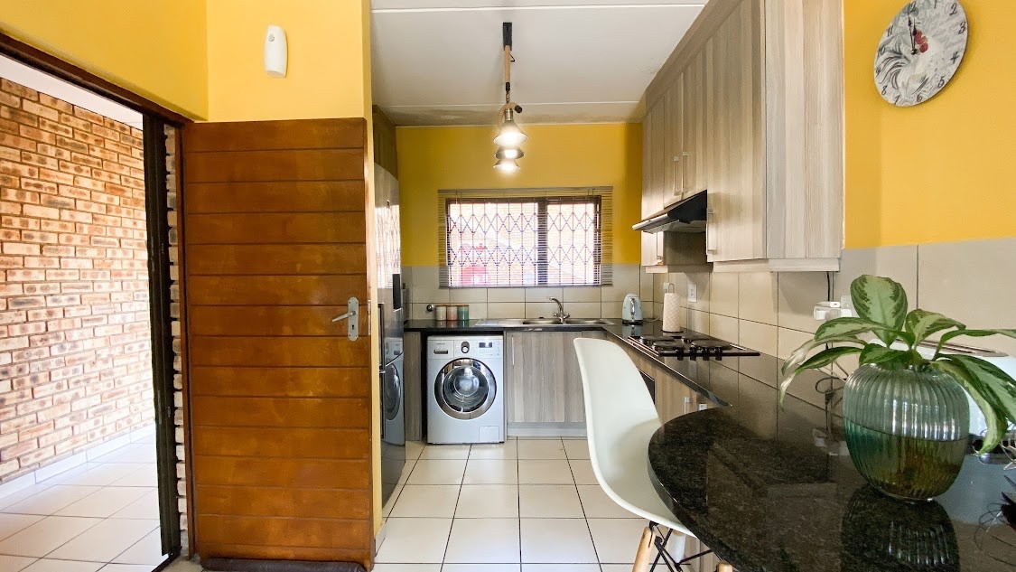 Apartment for rent in South Crest, Alberton