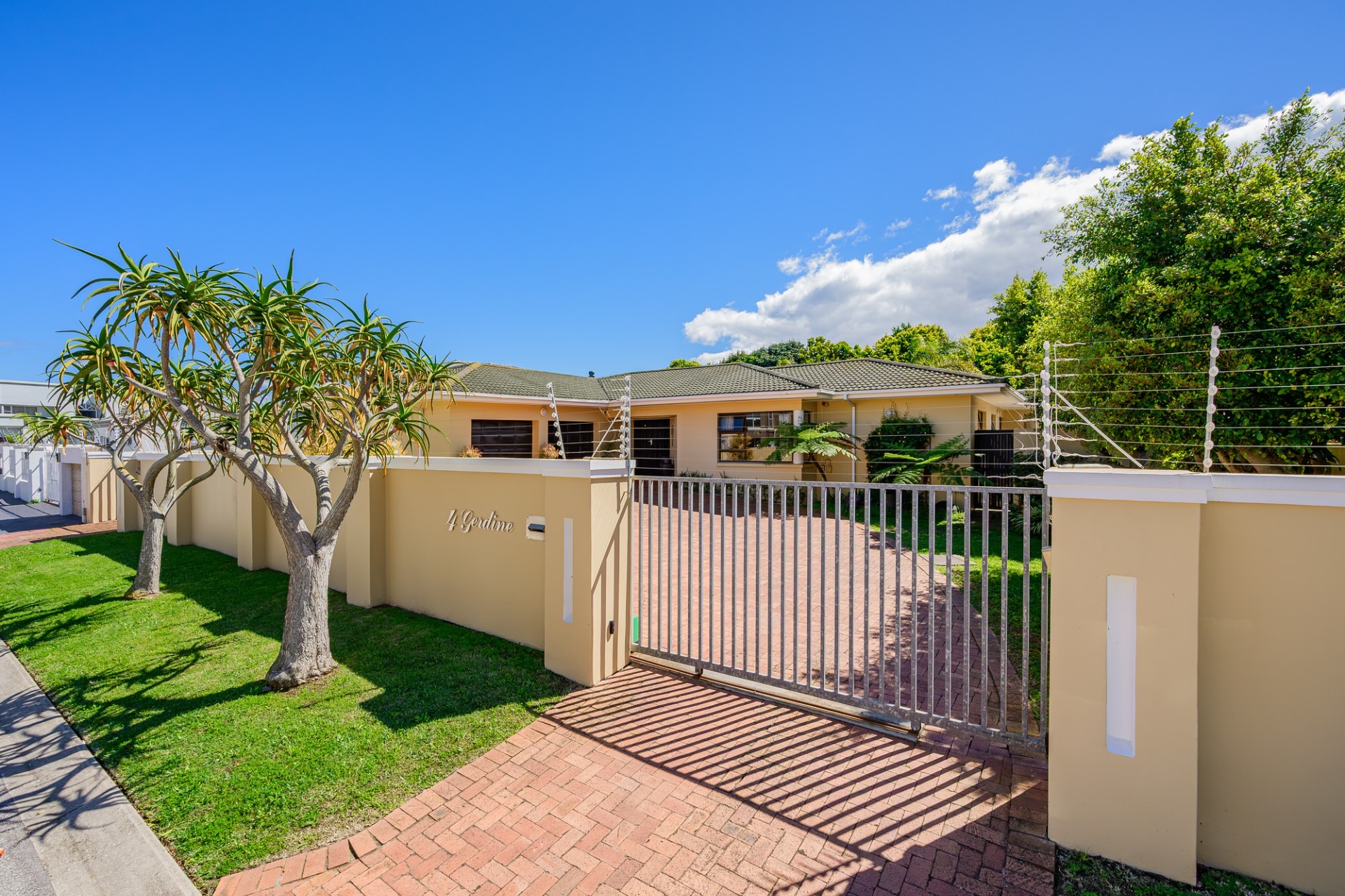 House for sale in Summerstrand, Port Elizabeth, 4 Gerdine Street, Summerstrand, Port Elizabeth, Eastern Cape, 269 m²