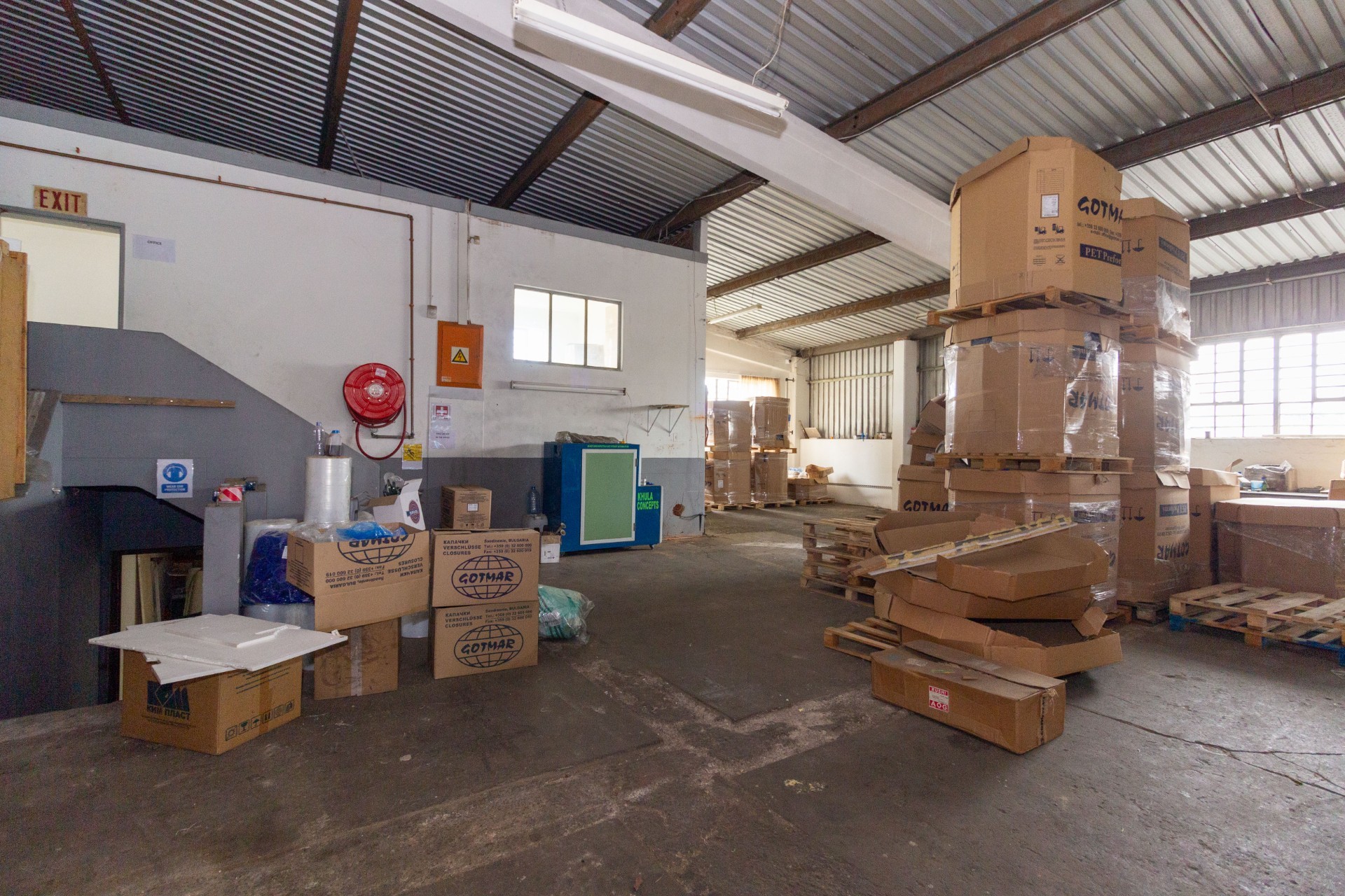 Warehouse for rent in Neave Industrial, Port Elizabeth, 485 m²