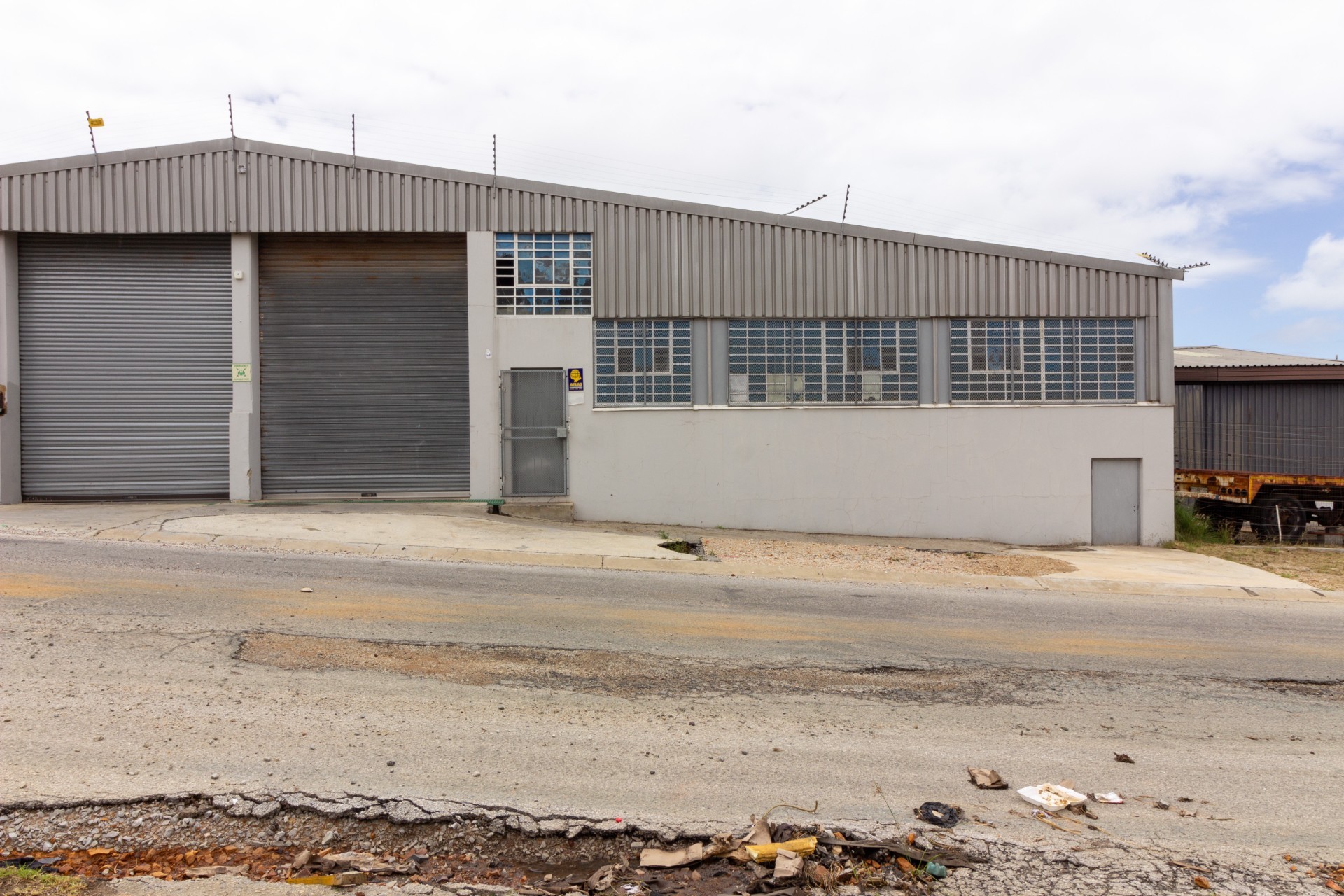 Warehouse for rent in Neave Industrial, Port Elizabeth, 485 m²