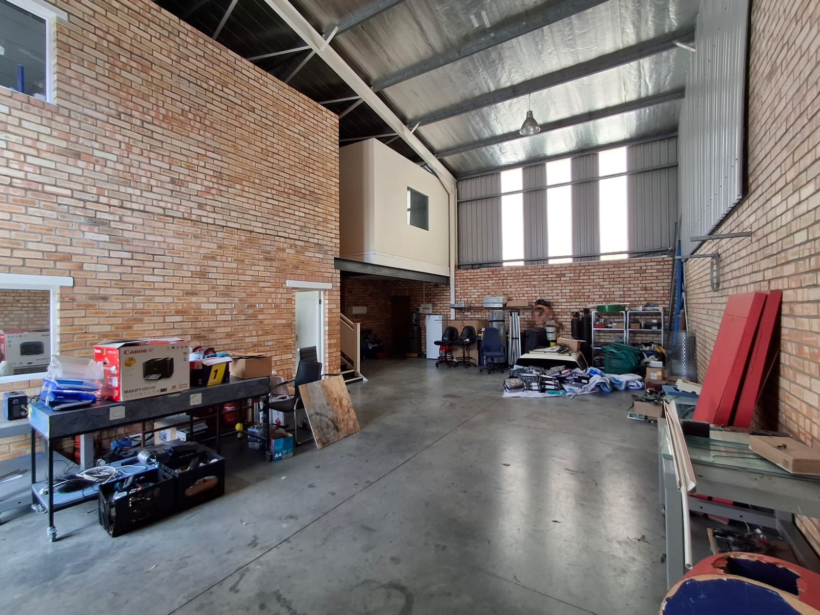 Warehouse for rent in Newton Park, Port Elizabeth, 230 m²