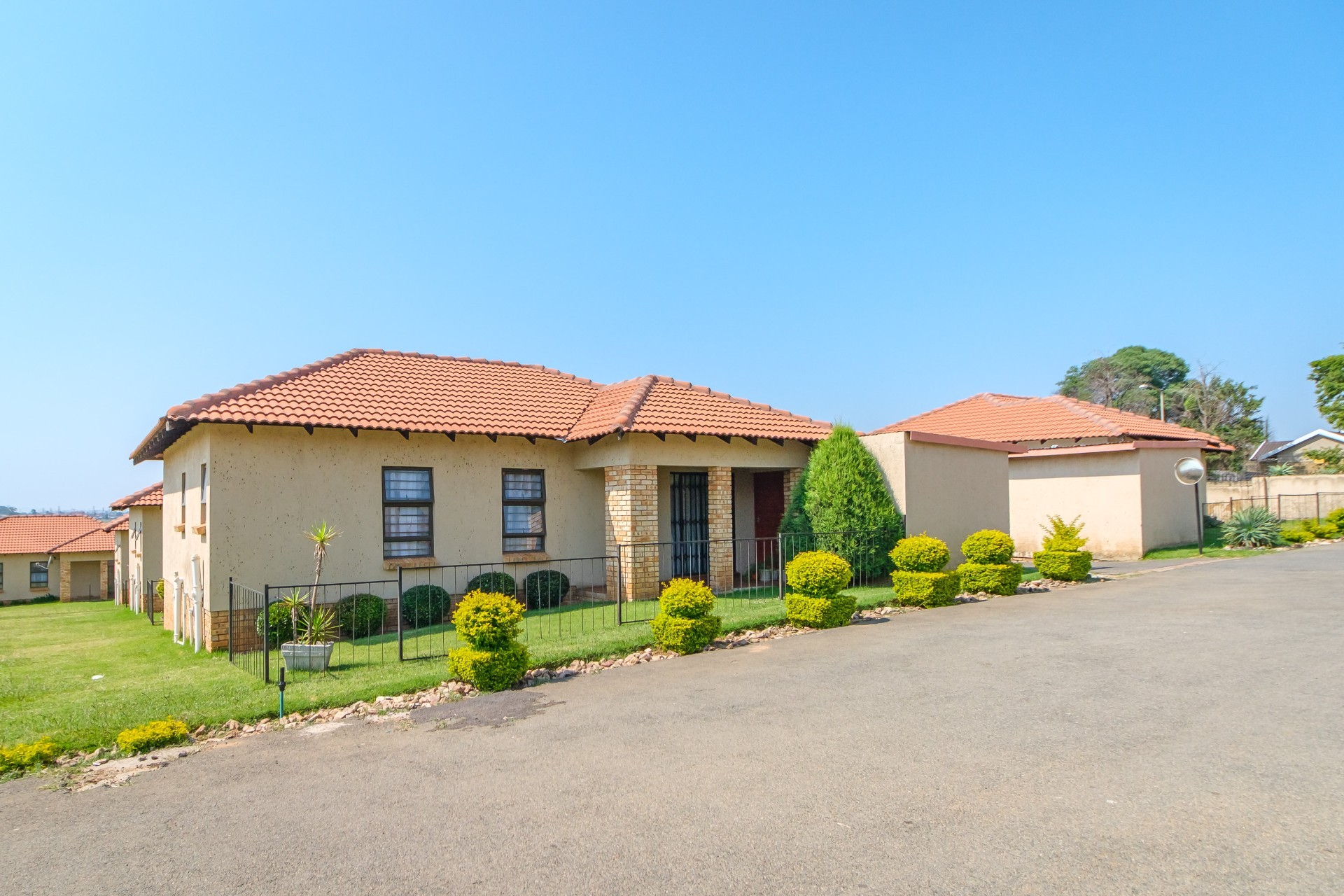 Cluster for sale in Groblerpark Ext, Roodepoort, 81 m²