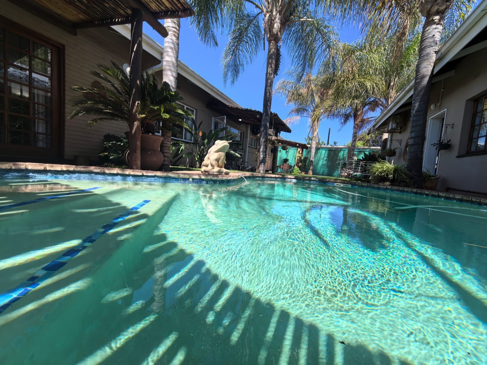 Charming Haven with Private Flat and Garden Oasis in Hadison Park, Kimberley