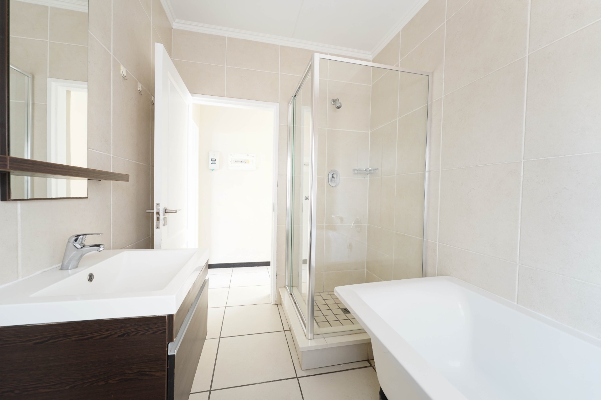 Apartment for rent in Fourways, Sandton, 94 m²