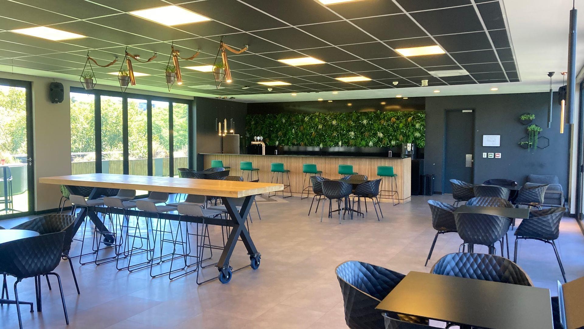 Commercial Property for rent in Melrose Estate, Johannesburg, 342 m²