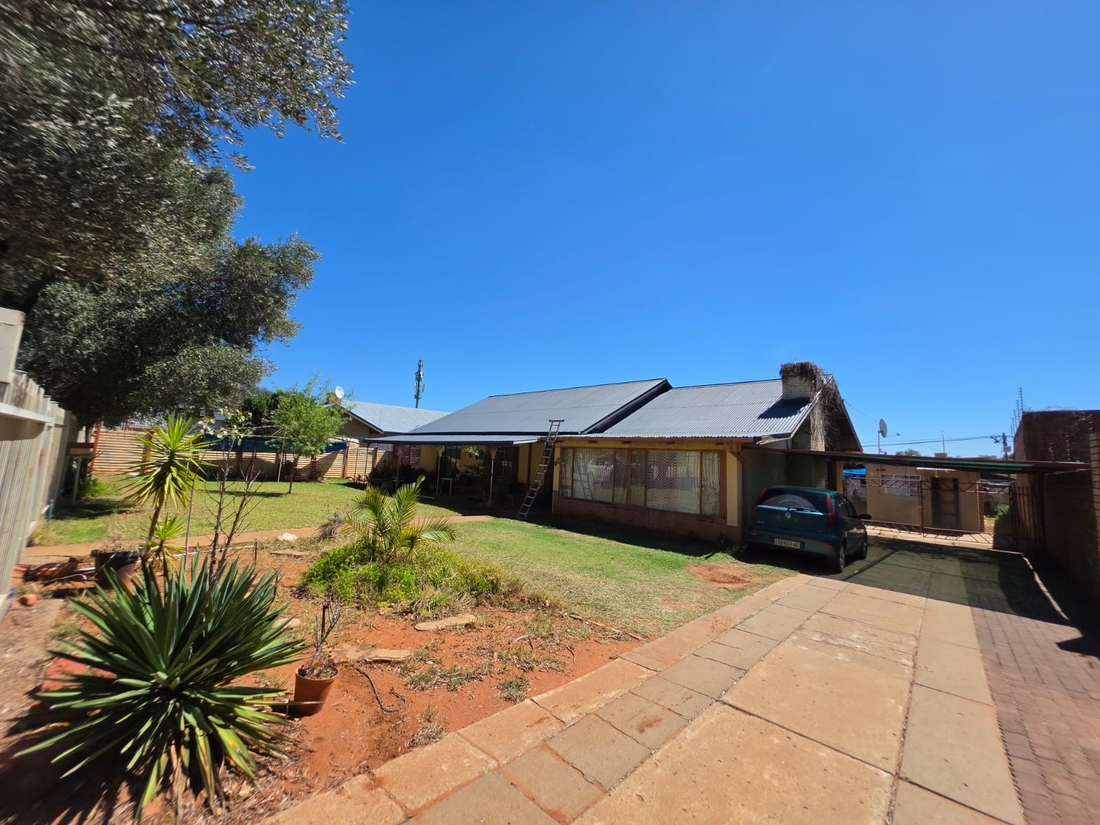Hotel for sale in Albertynshof, Kimberley, 930 m²