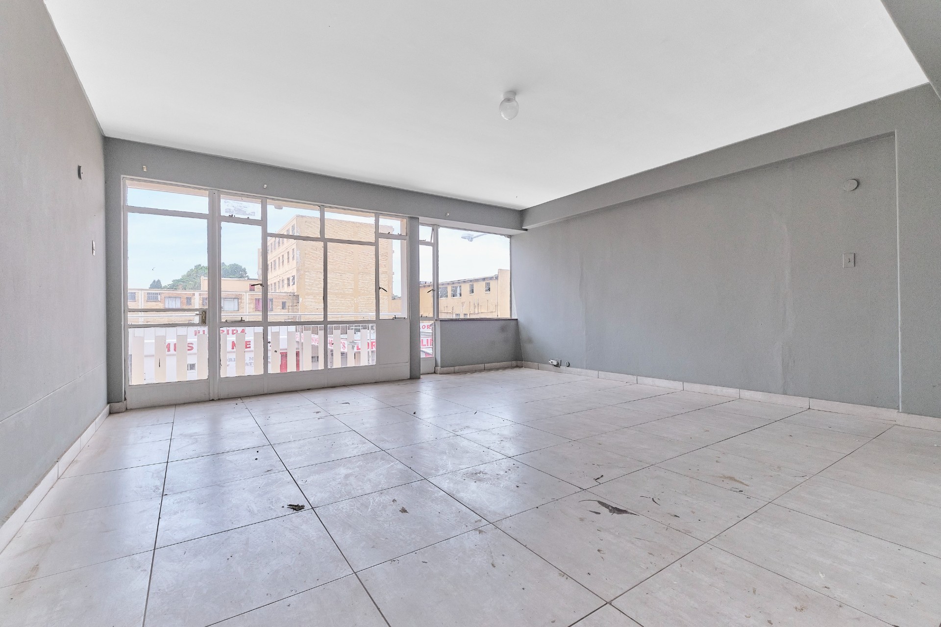 Apartment for rent in Florida, Roodepoort, 100 m²