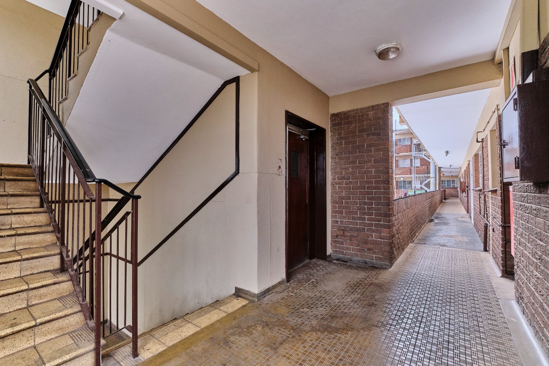 Apartment for rent in Florida, Roodepoort, 100 m²