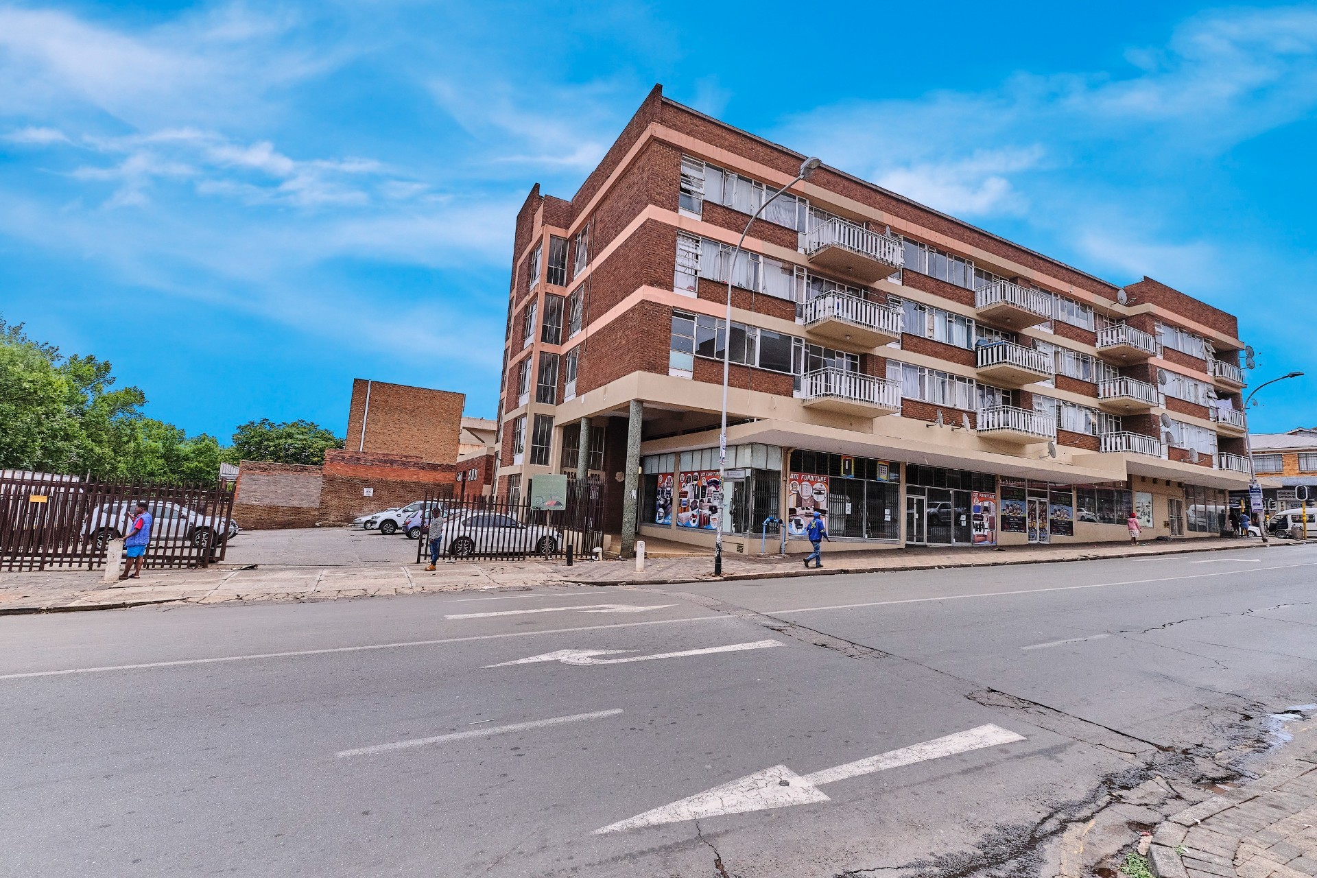Apartment for rent in Florida, Roodepoort, 100 m²