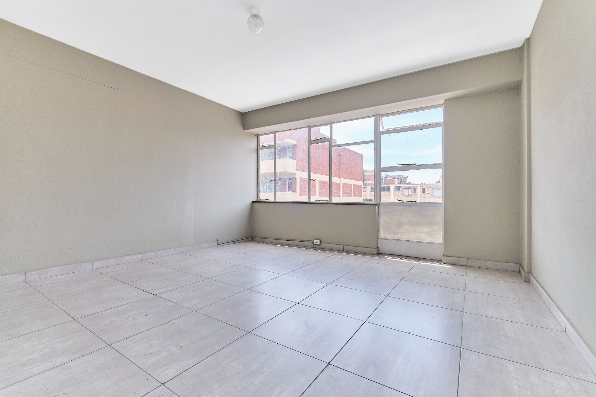 Apartment for rent in Florida, Roodepoort, 100 m²