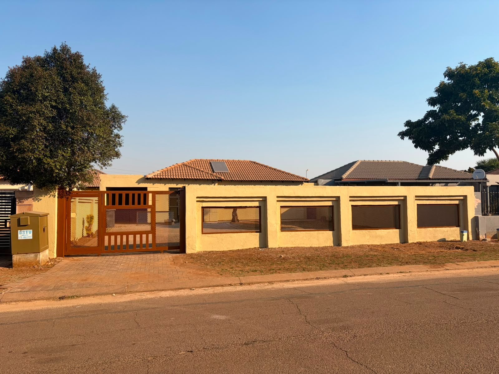 House for sale in Rosslyn, Akasia, 314 m²