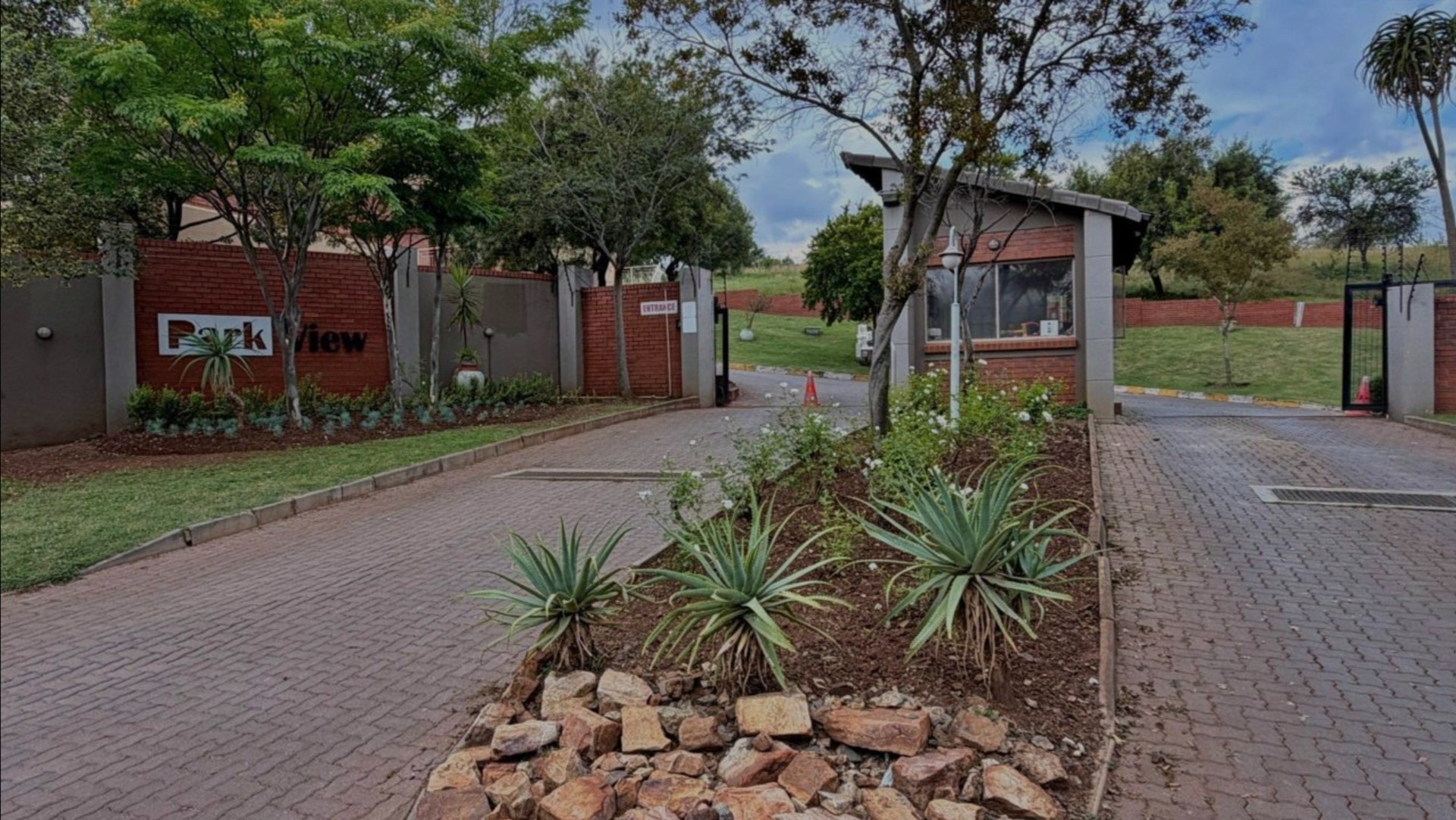 Apartment for sale in Equestria, Pretoria, 83 m²