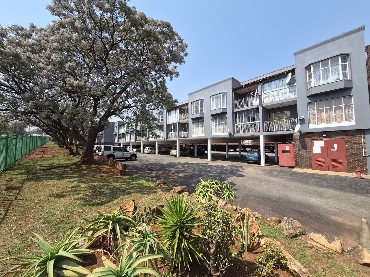 Apartment for sale in Horizon View, Roodepoort, 61 m²