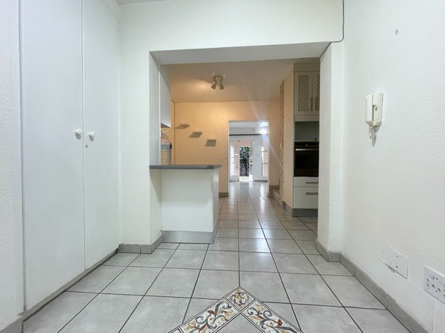 Apartment for rent in Morningside, Sandton, 140 m²