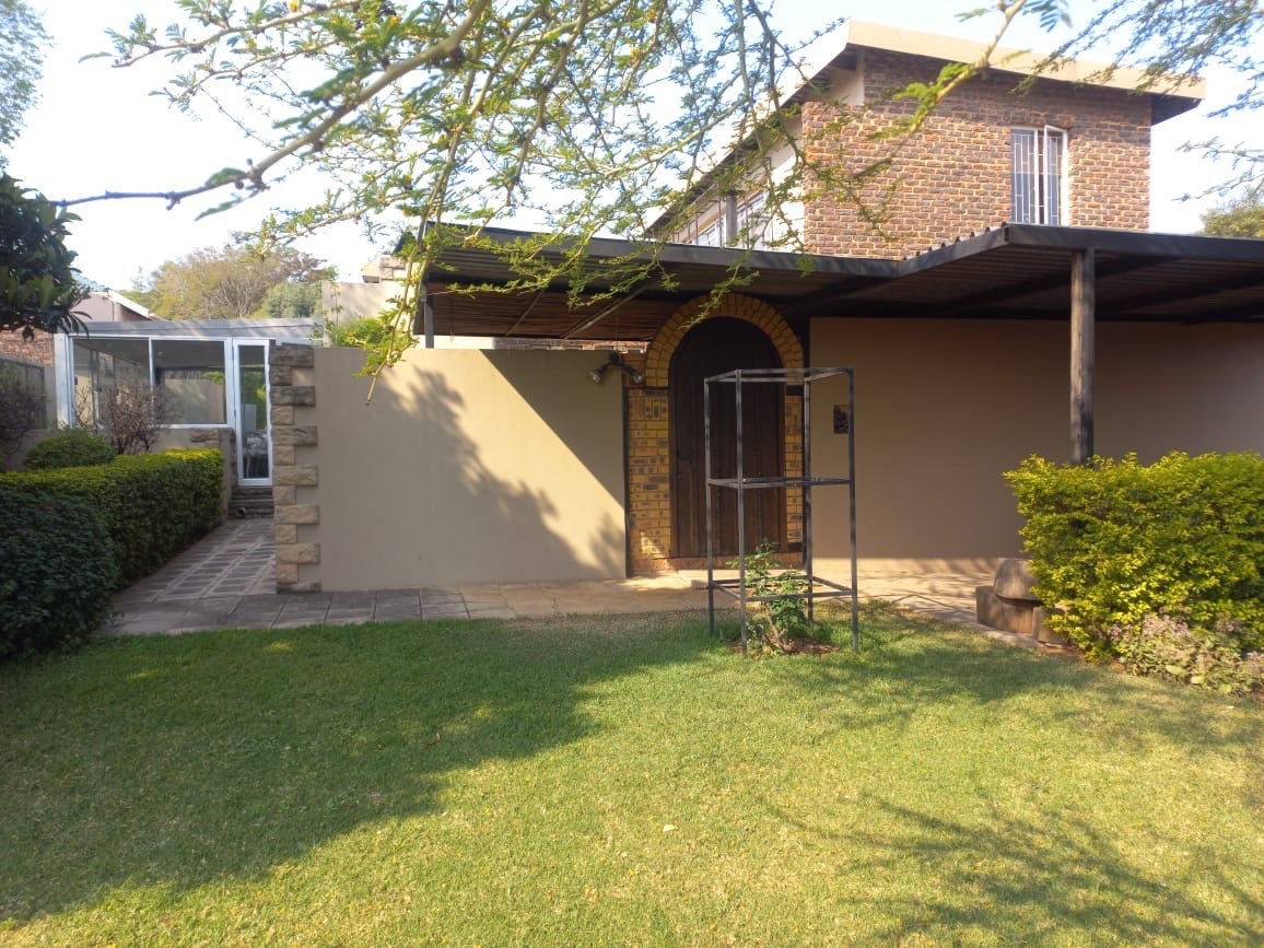 House for sale in Waterkloof Heights, Pretoria, 400 m²