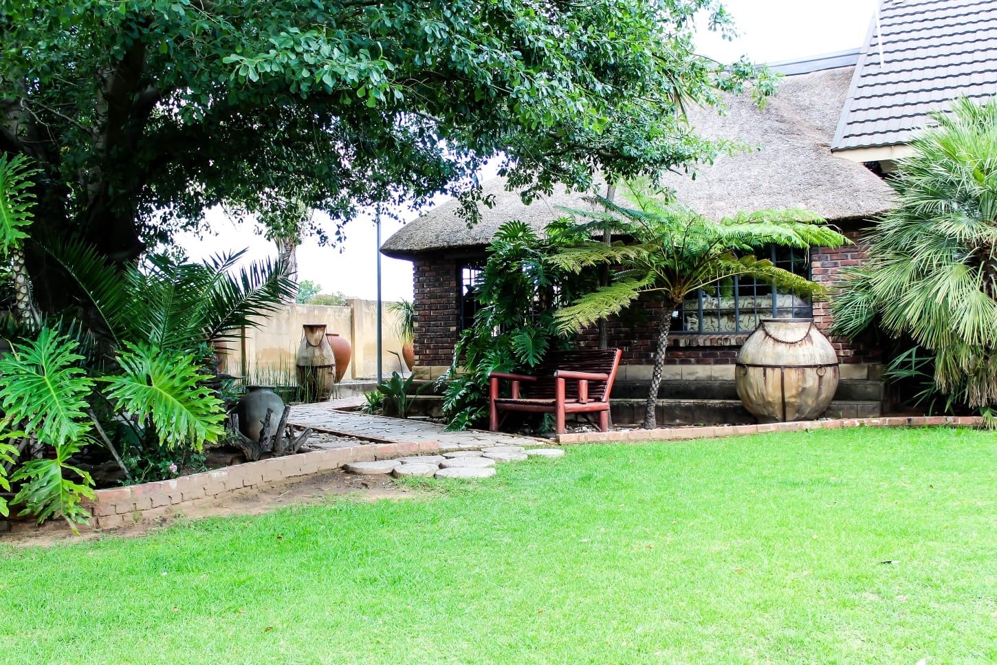 Guest House for sale in Hendrina, 2855 m²