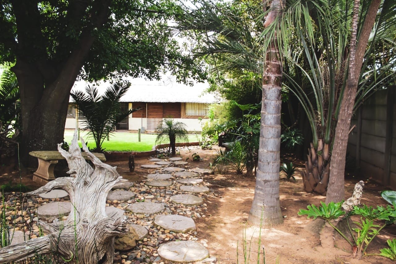 Guest House for sale in Hendrina, 2855 m²