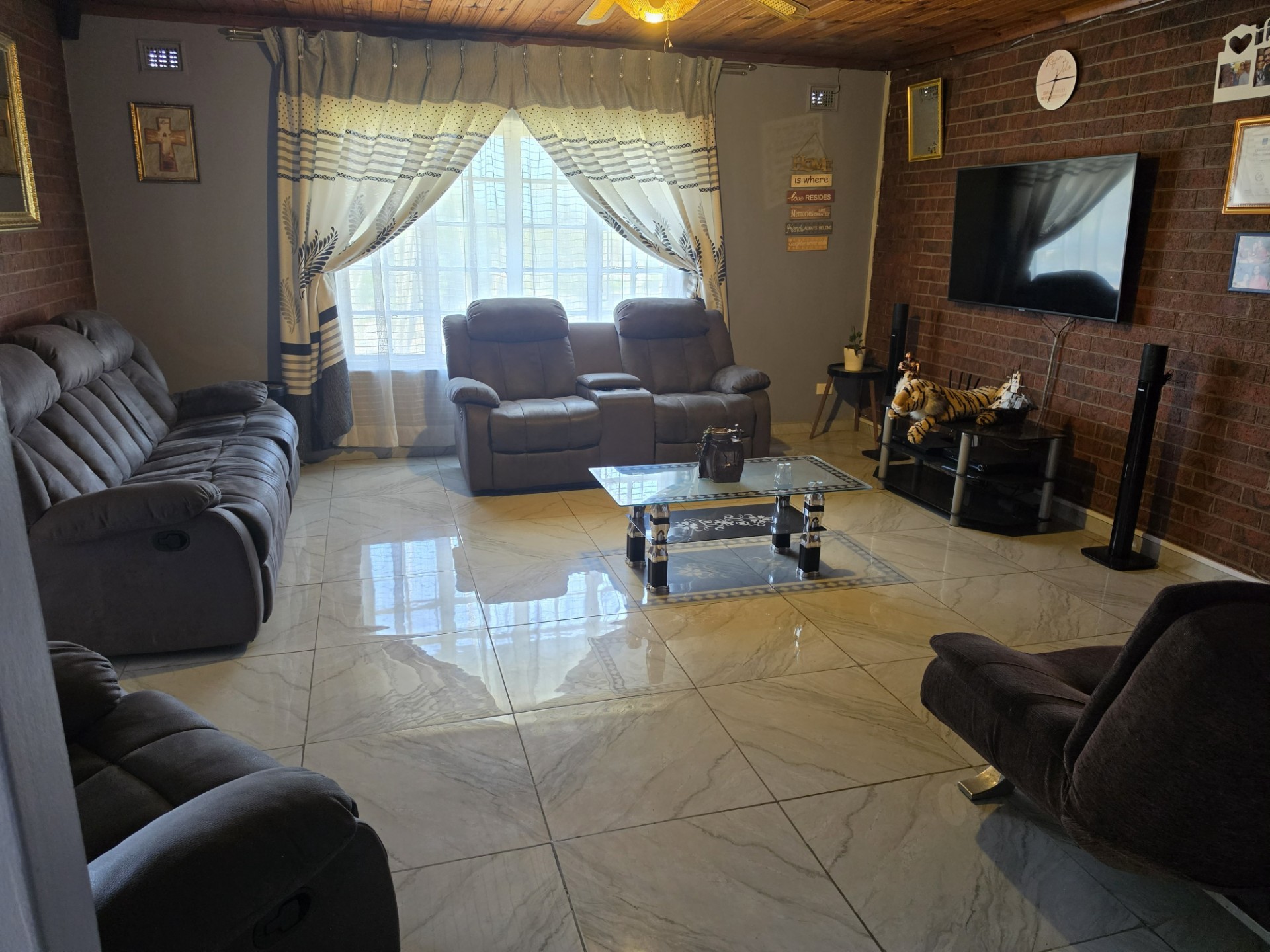 House for sale in Queensburgh Central, Queensburgh, KwaZulu Natal, 1000 m²