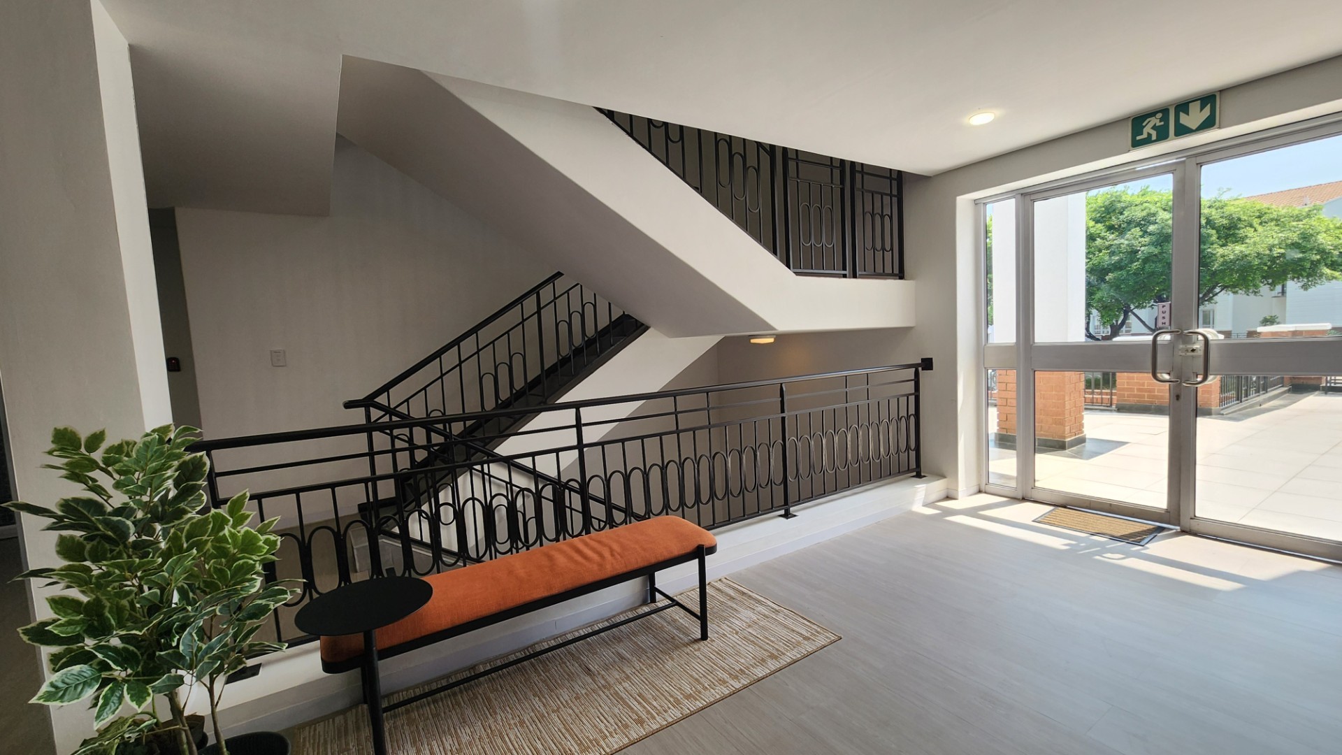 Commercial Property for rent in Bryanston, Sandton, 37 m²
