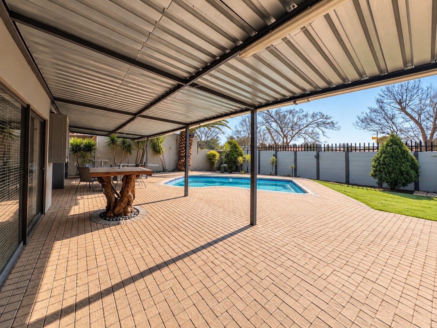 House for sale in Brenthurst, Brakpan, 851 m²