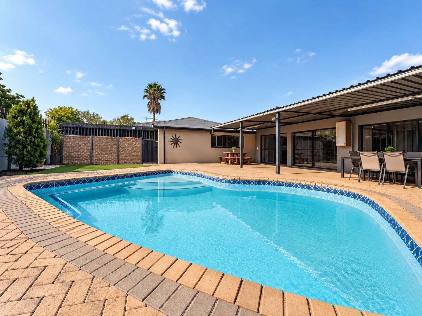 House for sale in Brenthurst, Brakpan, 851 m²