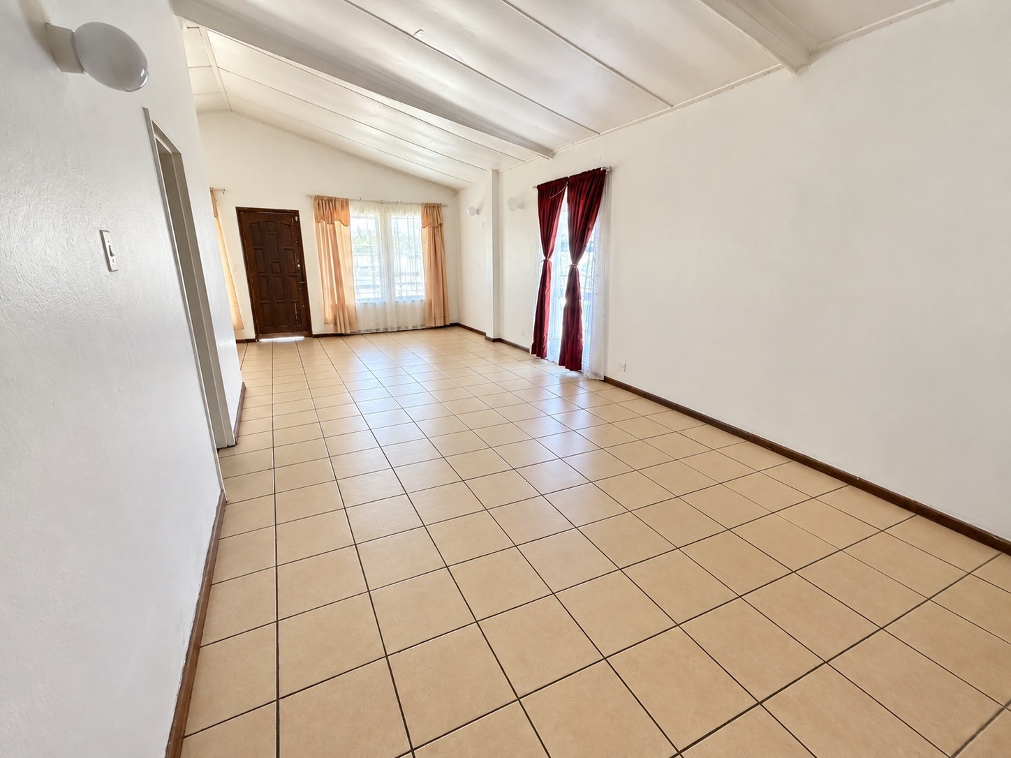 Spacious 3-Bedroom House with A 1-Bedroom Granny Flat For Sale In Bot River