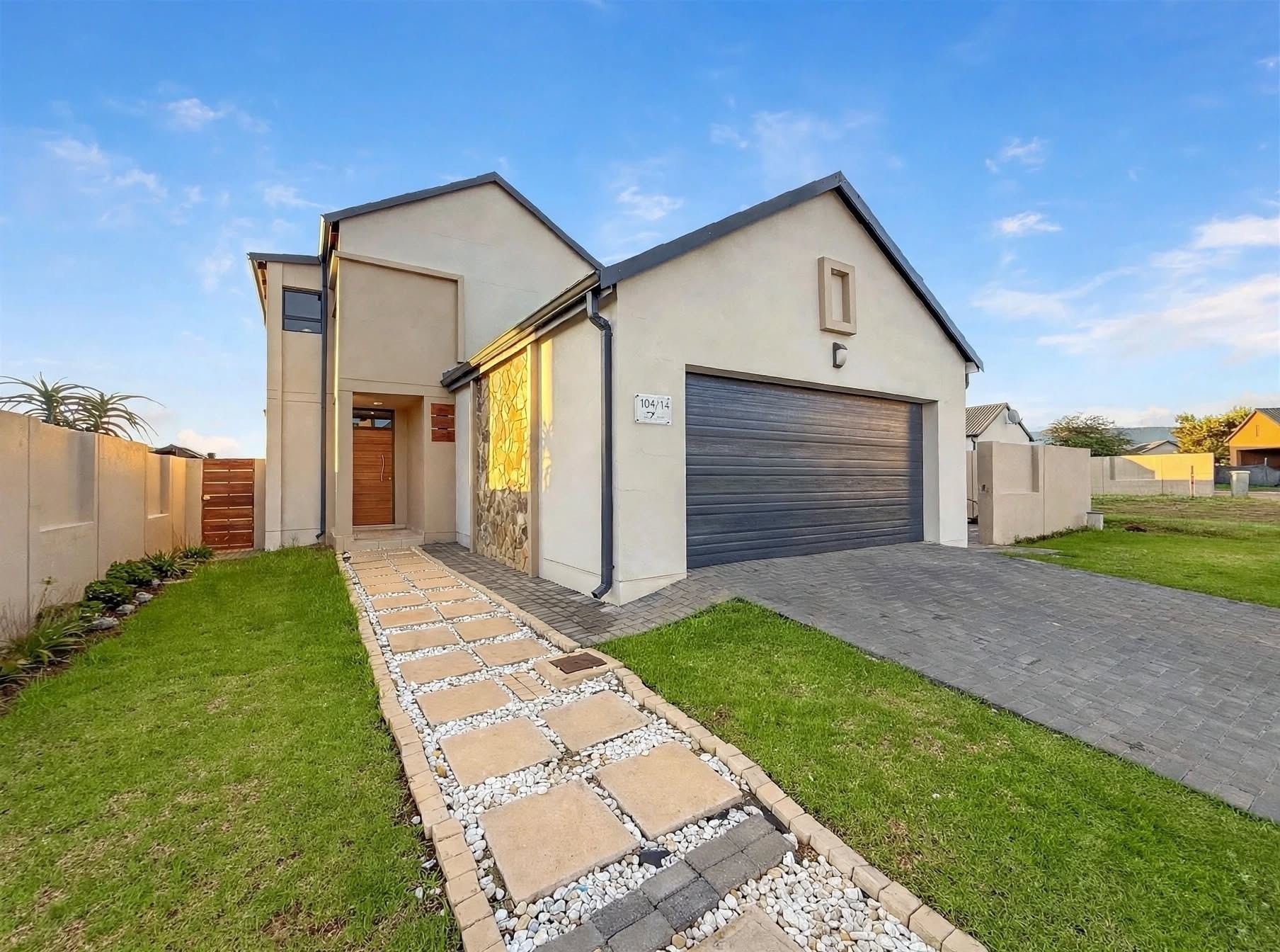 House for sale in La Camargue Private Country Estate, Hartbeespoort, North West, 196 m²