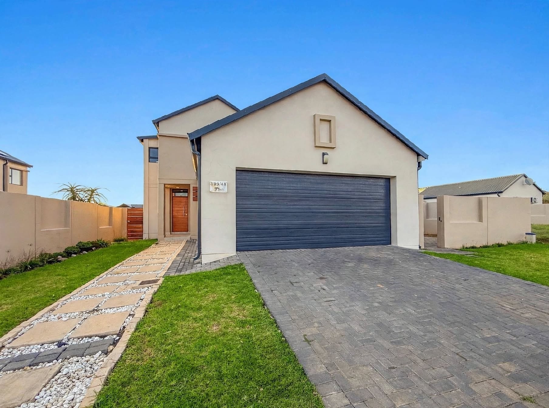 House for sale in La Camargue Private Country Estate, Hartbeespoort, North West, 196 m²
