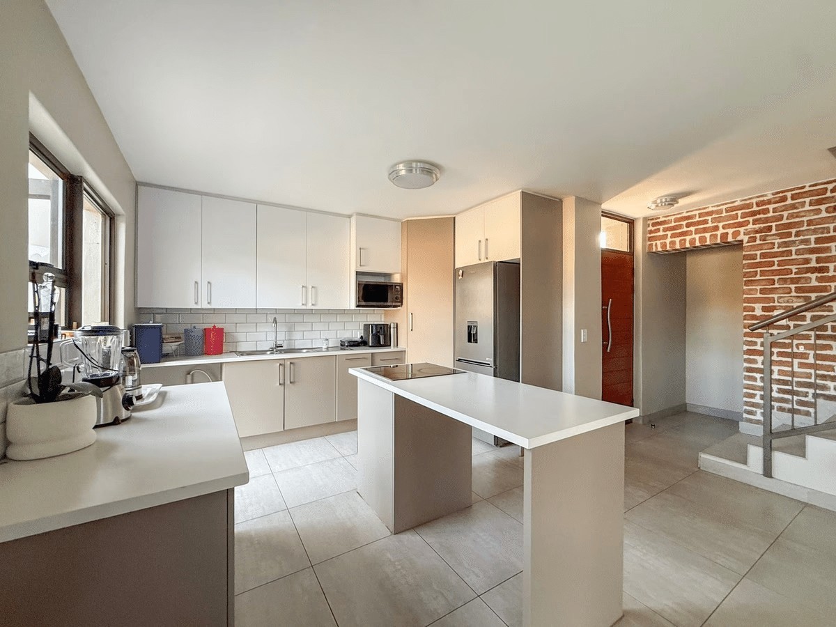 House for sale in La Camargue Private Country Estate, Hartbeespoort, North West, 196 m²
