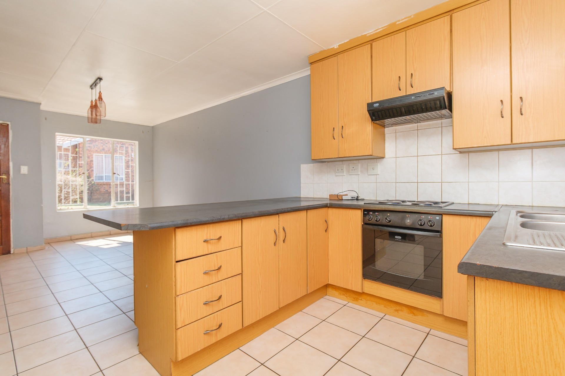 Townhouse for sale in Groblerpark Ext, Roodepoort, 86 m²