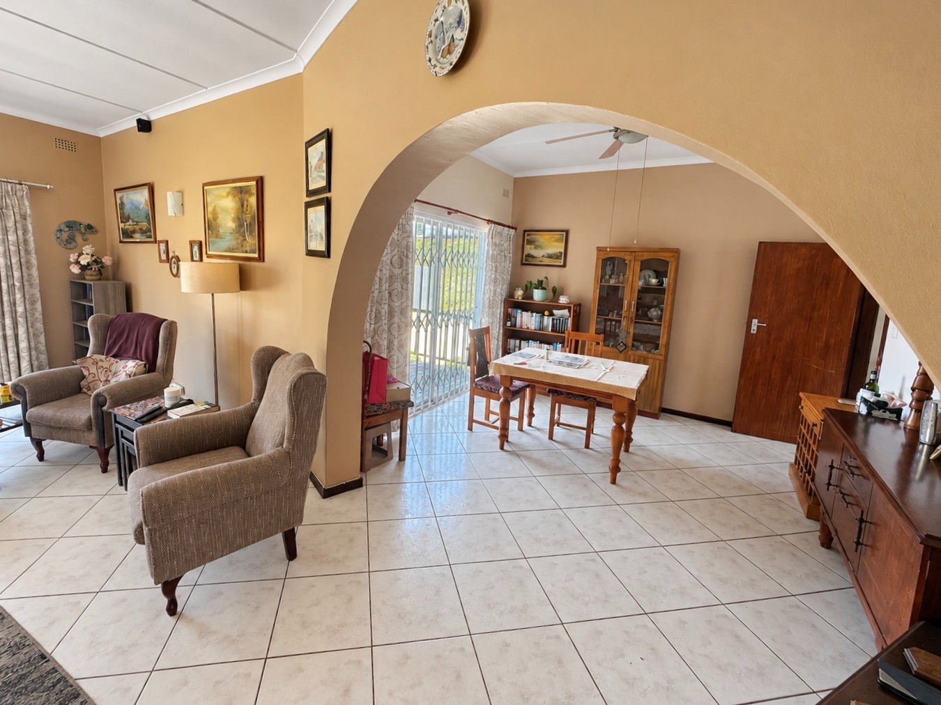 House for sale in Umtentweni, Port Shepstone, KwaZulu Natal, 2025 m²