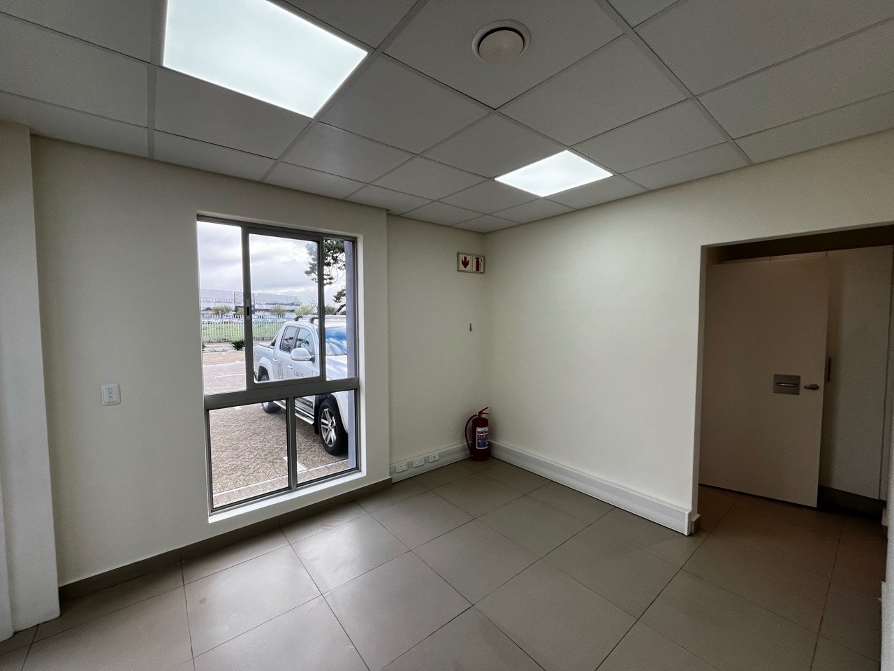 Warehouse for rent in Morgan Industria, Brackenfell, 21 London Circle, Morgan Industria, Brackenfell, Western Cape, 164 m²