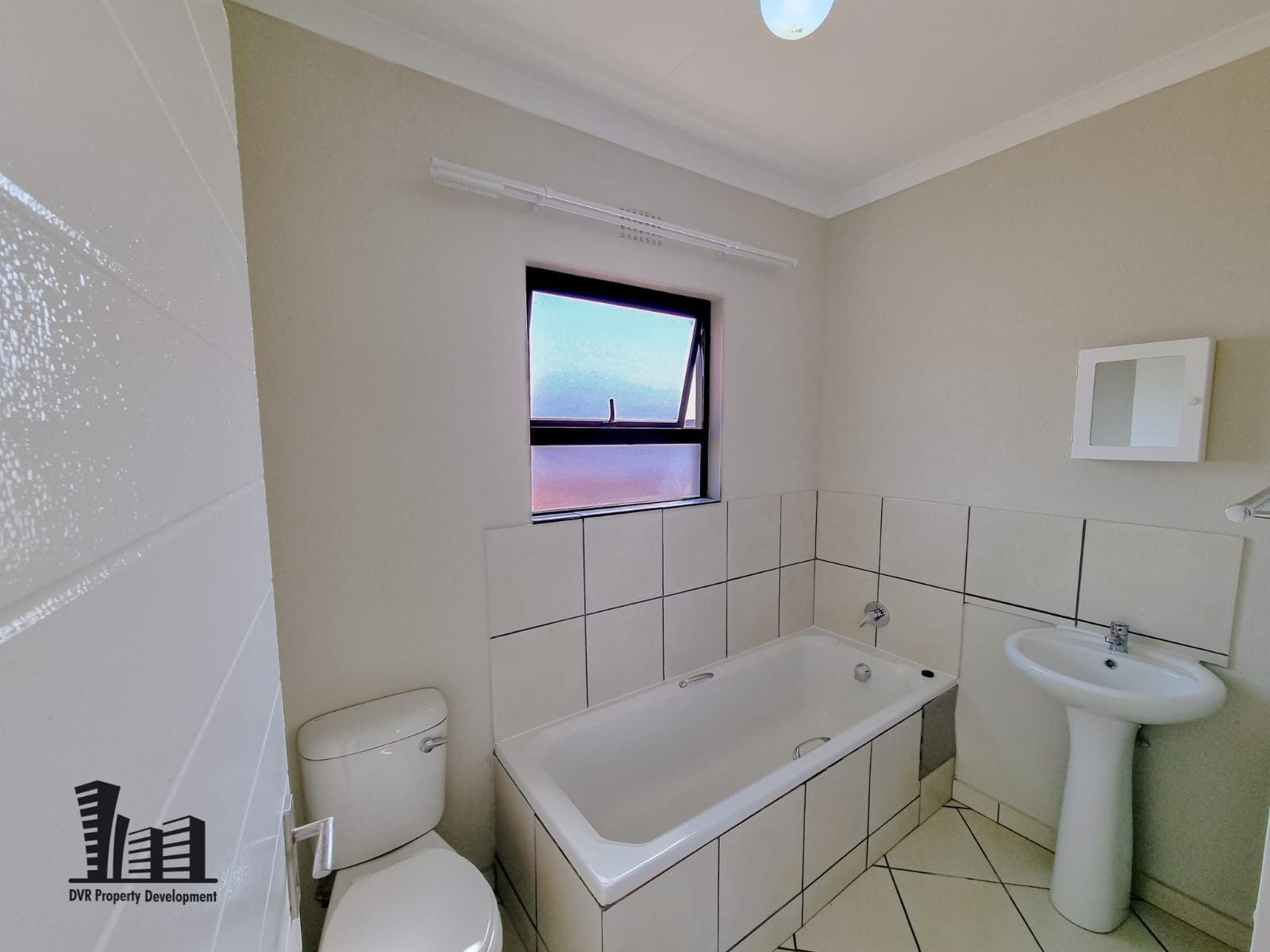 House for sale in Lenasia South, Johannesburg, 254 m²
