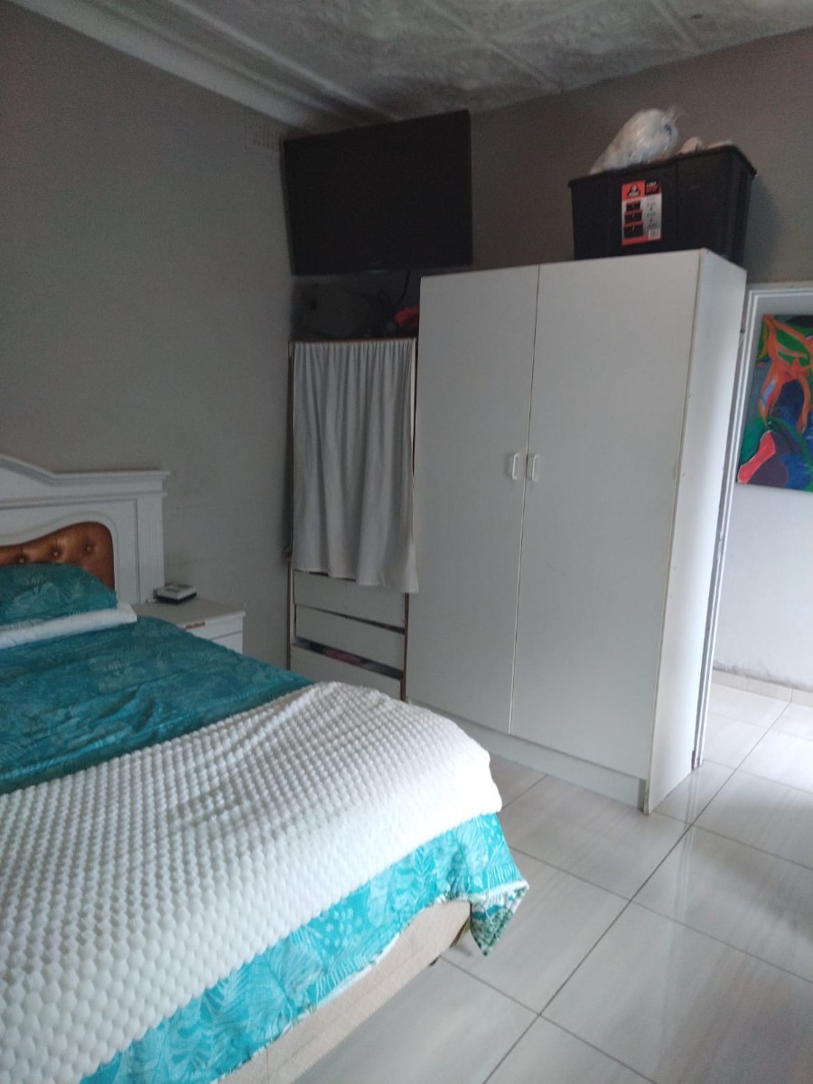 House for sale in Newlands, Johannesburg, 248 m²