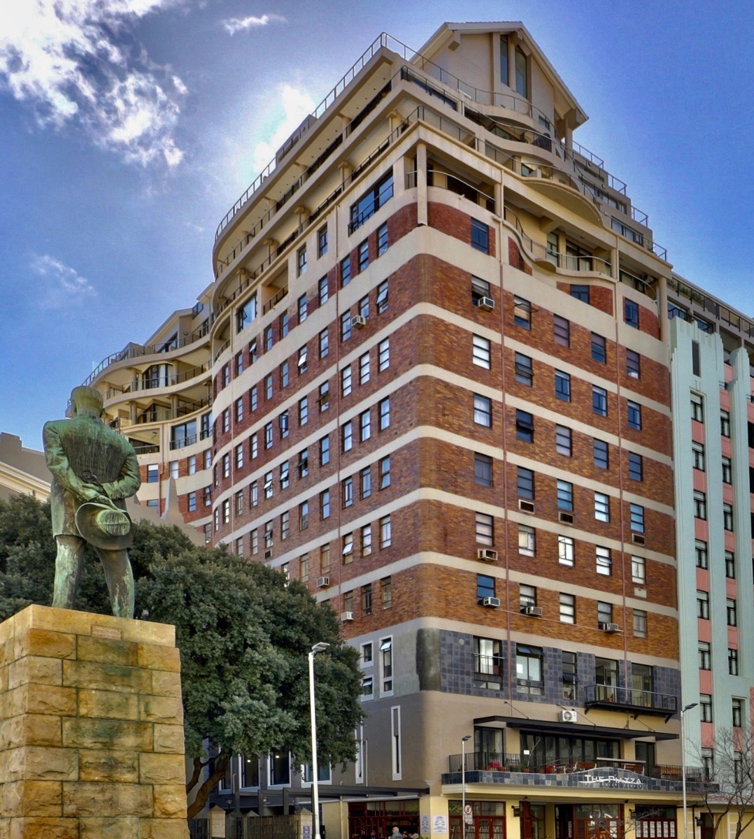 Apartment for sale in Cape Town City Centre, Cape Town, (5th floor), The Piazza on Church Square, 32 Parliament Street, Cape Town City Centre, Cape Town, Western Cape, 76 m²