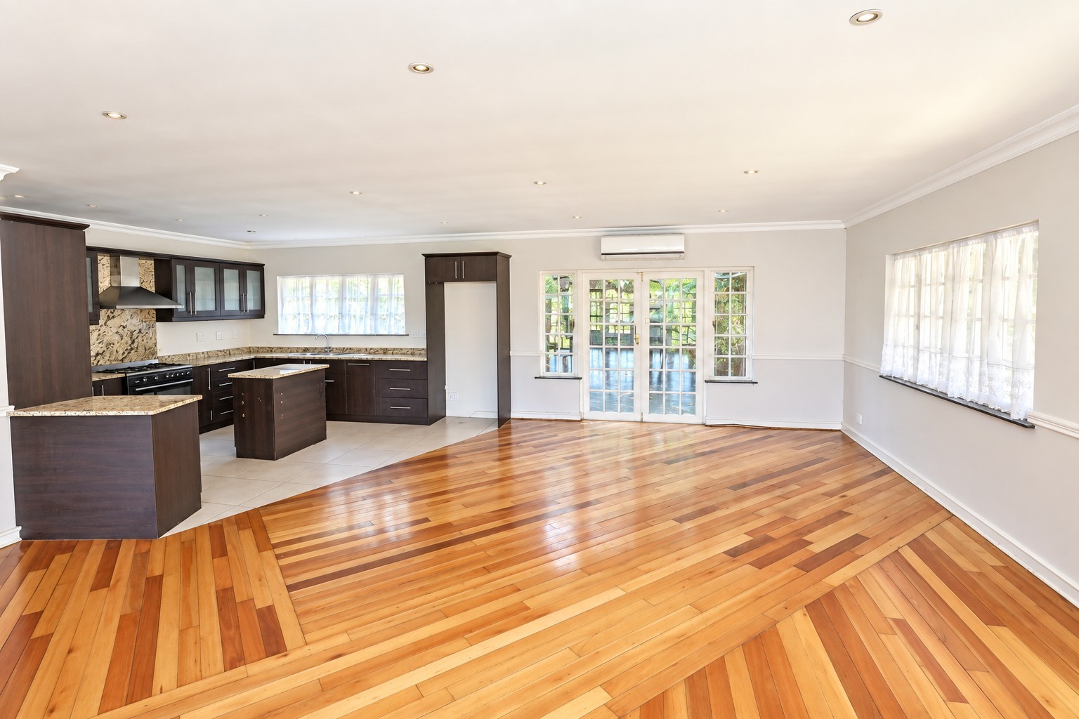 House for sale in Kloof, KwaZulu Natal, 350 m²