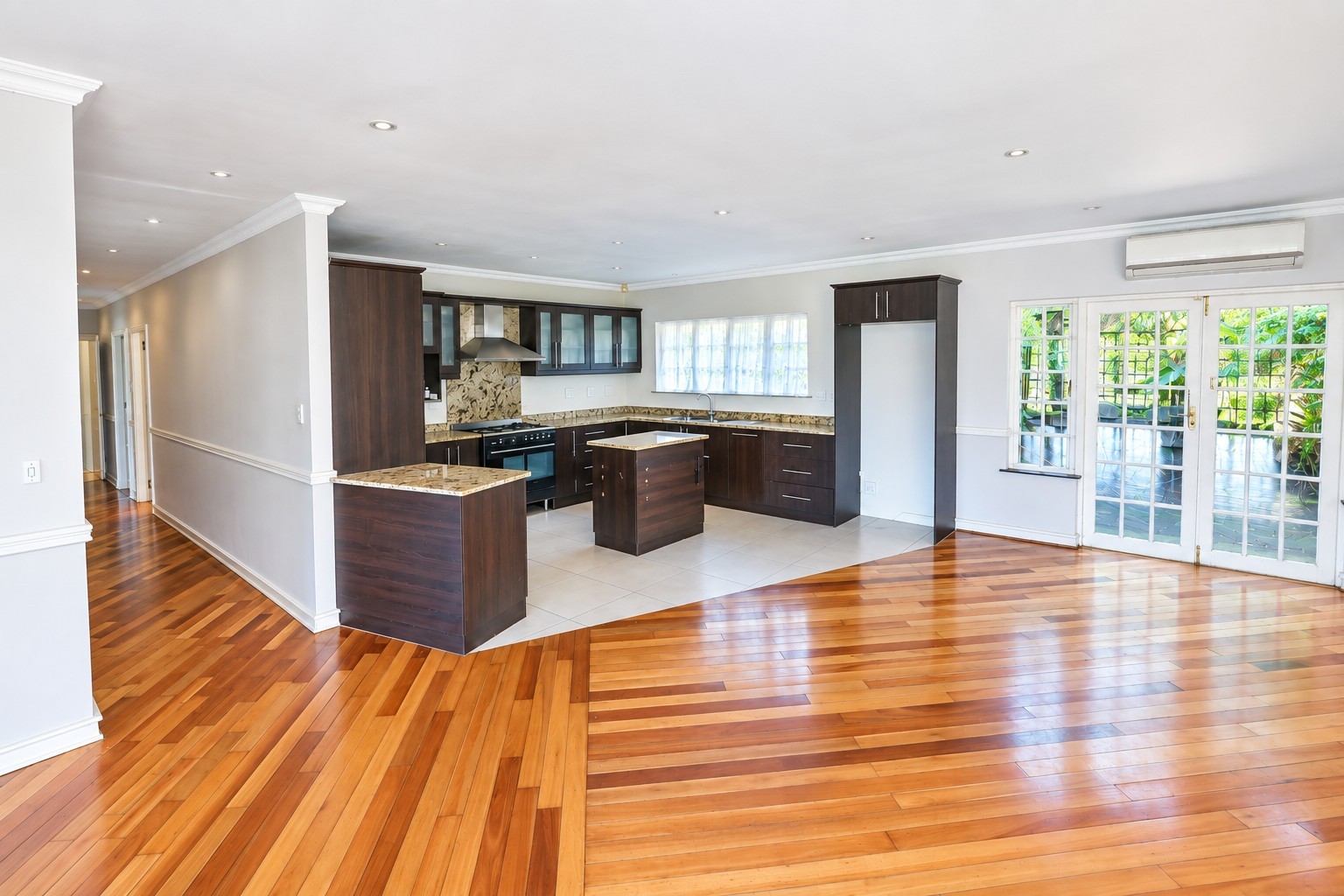 House for sale in Kloof, KwaZulu Natal, 350 m²