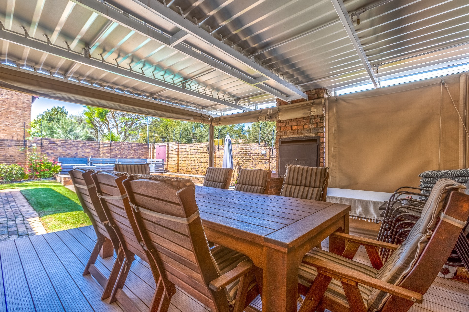 Townhouse for sale in Weltevreden Park, Roodepoort, 122 m²