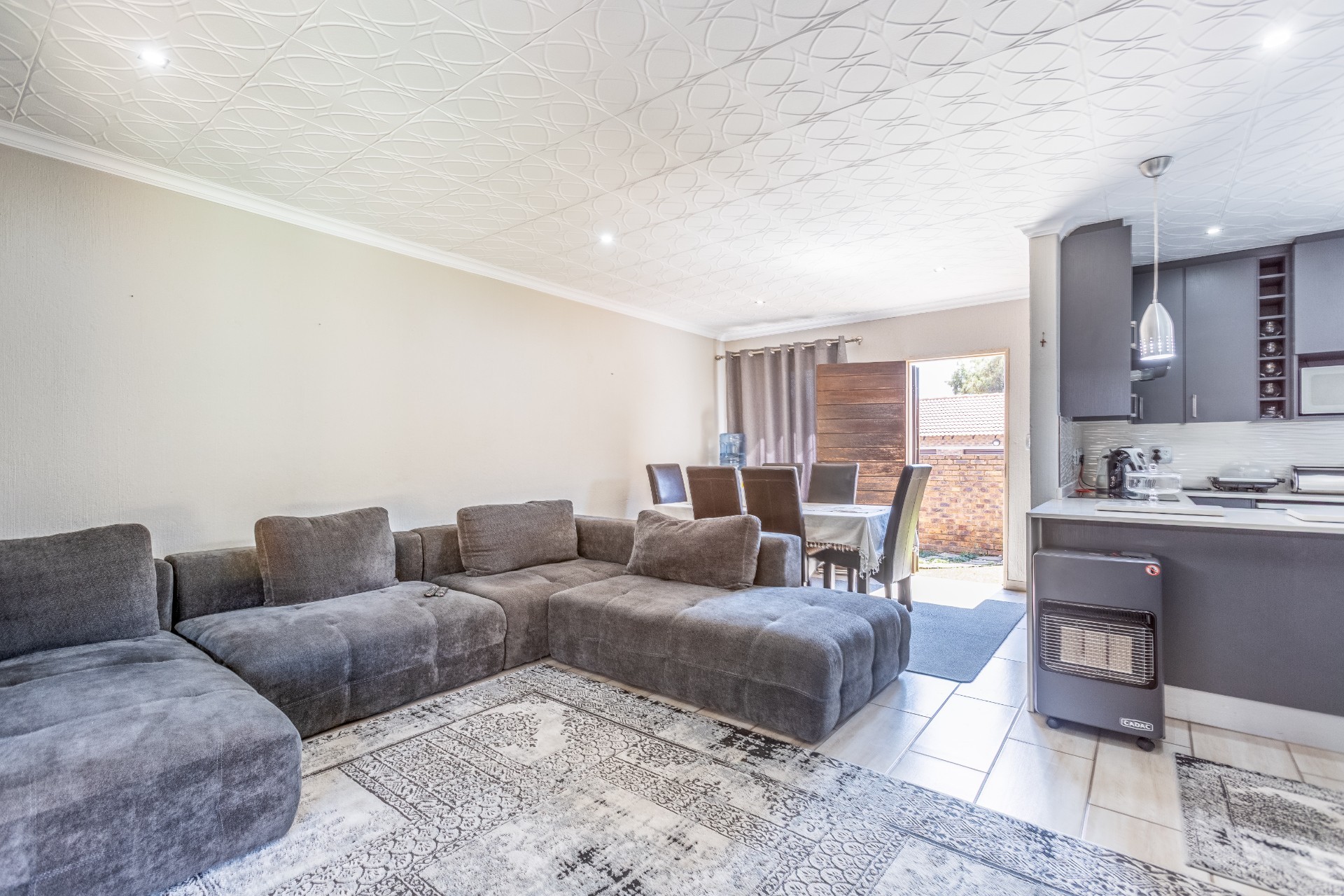 Townhouse for sale in Weltevreden Park, Roodepoort, 122 m²