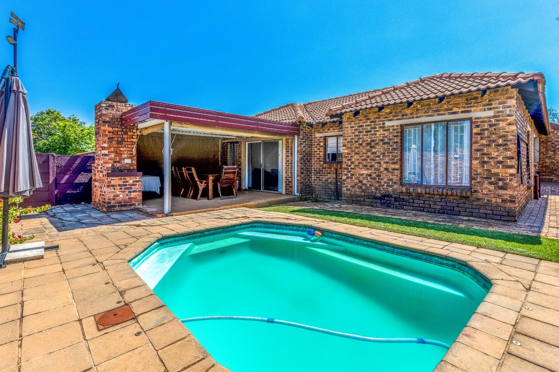 Townhouse for sale in Weltevreden Park, Roodepoort, 122 m²