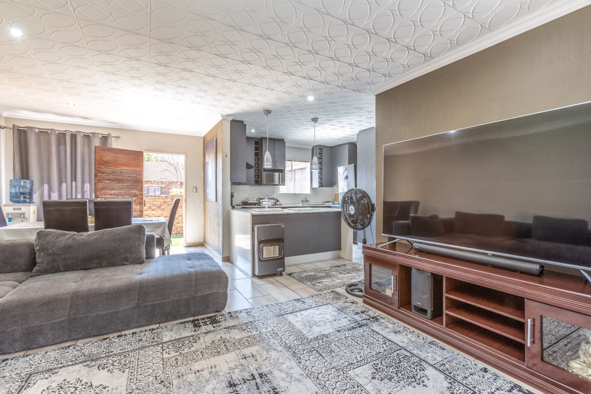 Townhouse for sale in Weltevreden Park, Roodepoort, 122 m²