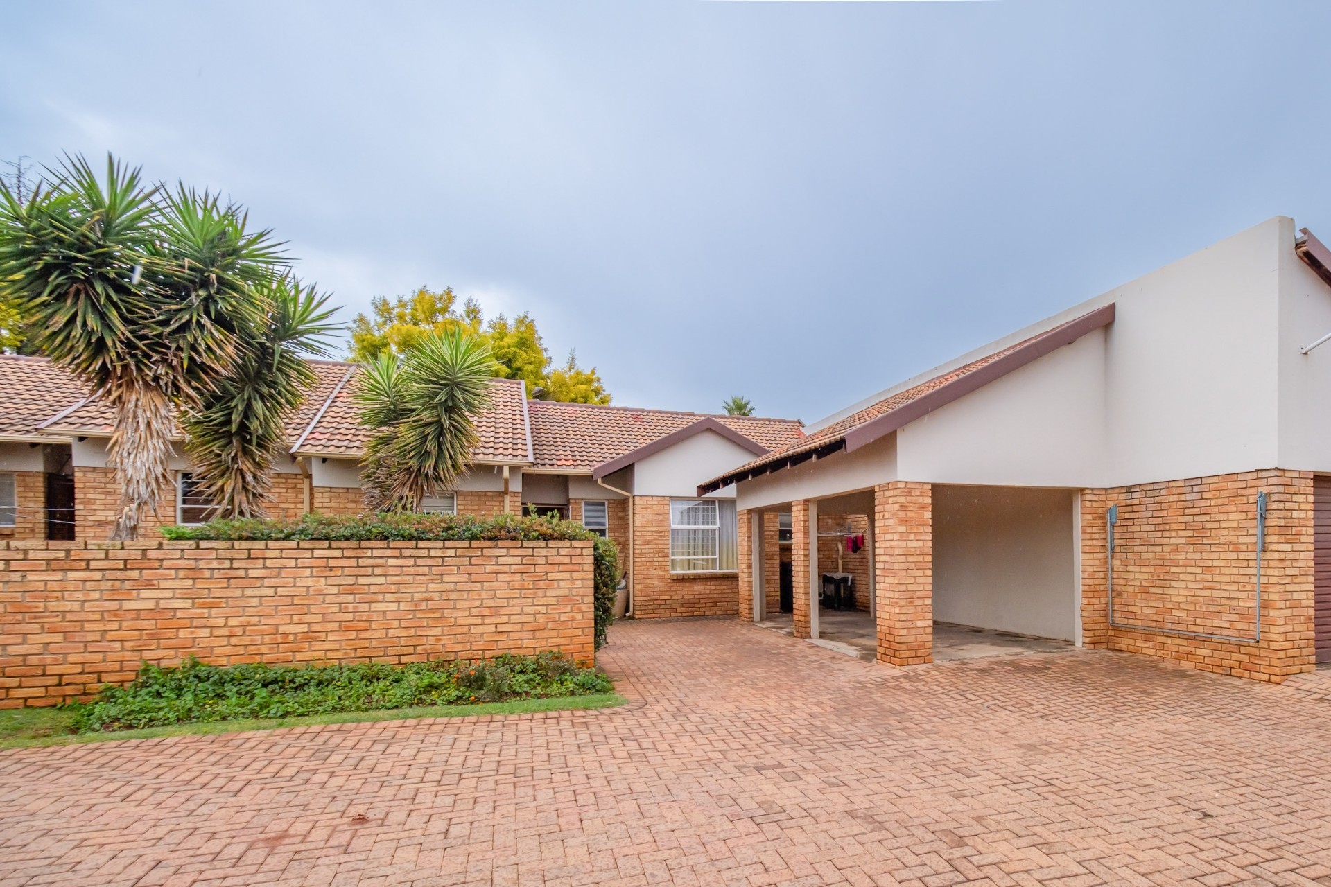 Townhouse for sale in Witpoortjie, Roodepoort, 96 m²