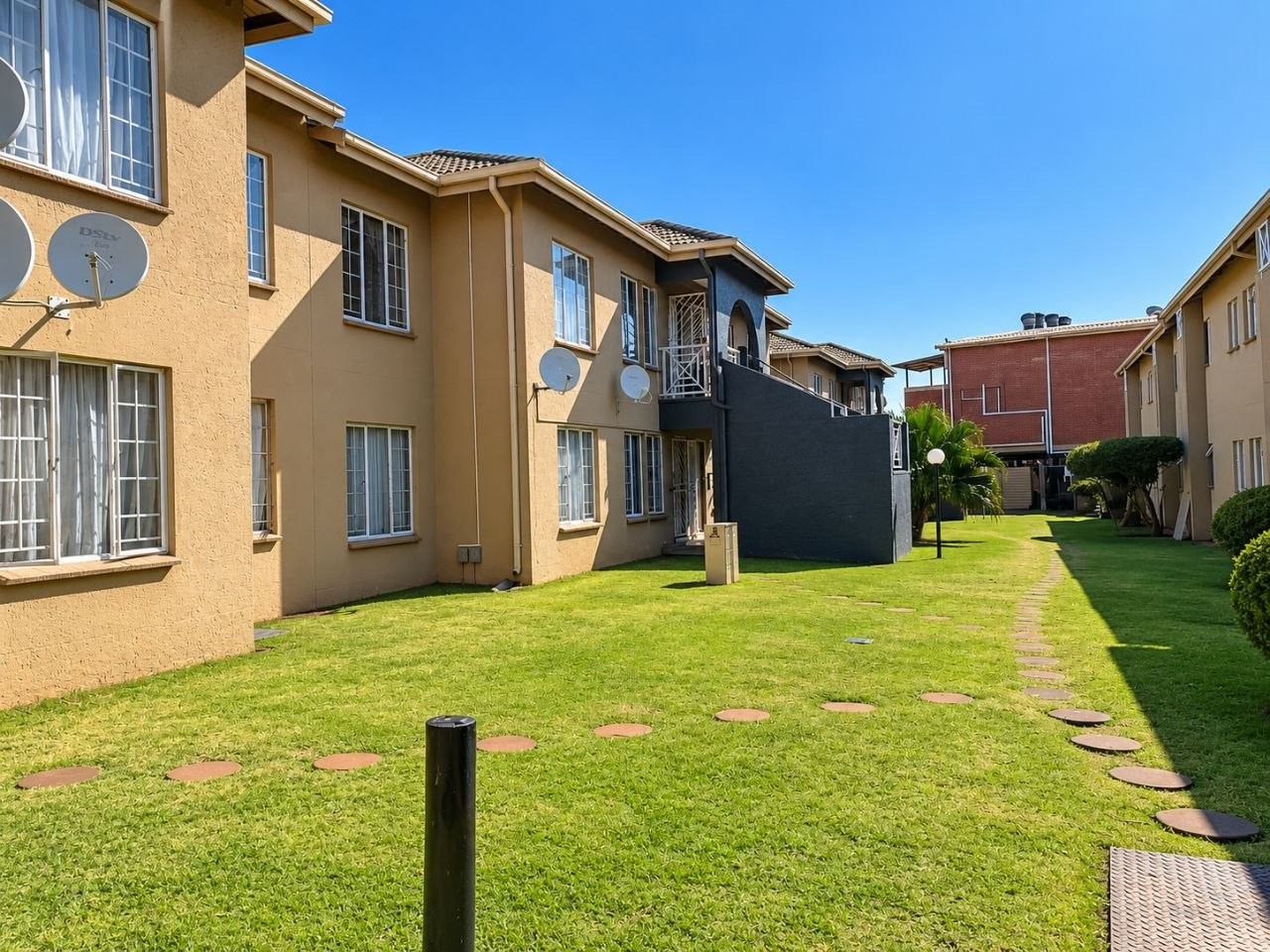 Apartment for sale in Norkem Park, Kempton Park, 69 m²