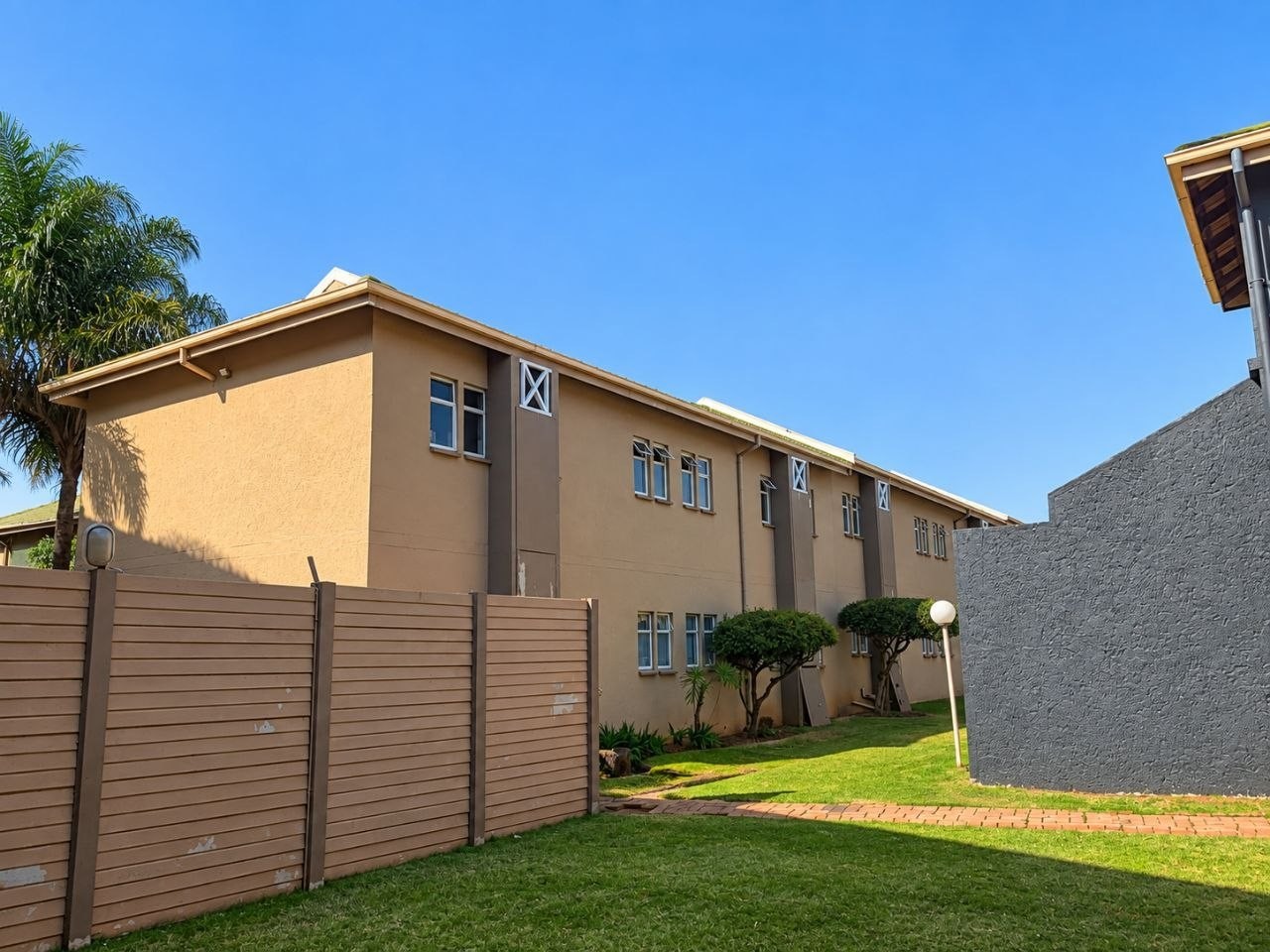 Apartment for sale in Norkem Park, Kempton Park, 69 m²
