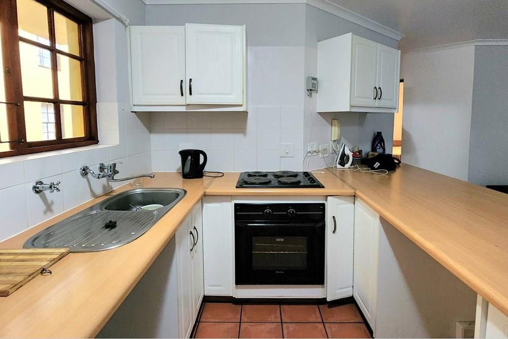 Apartment for rent in Knysna Central, Knysna, 49 m²