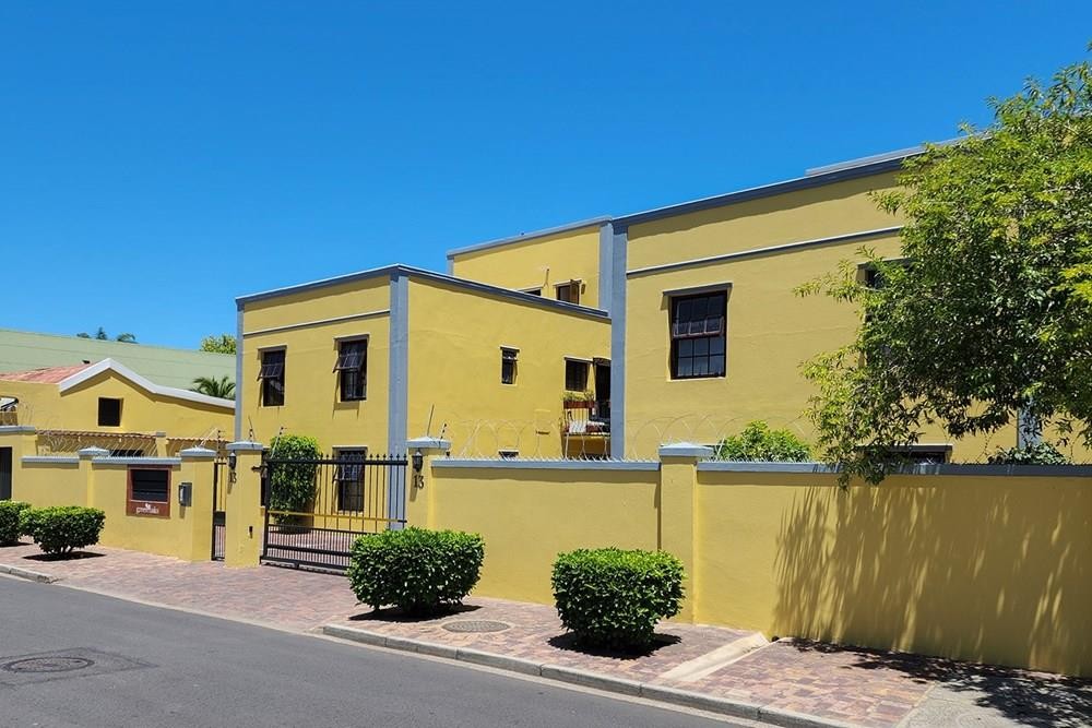 Apartment for rent in Knysna Central, Knysna, 49 m²