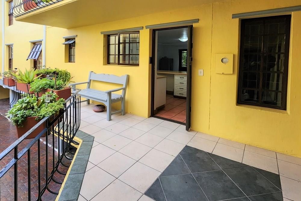 Apartment for rent in Knysna Central, Knysna, 49 m²