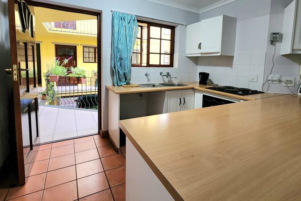 Apartment for rent in Knysna Central, Knysna, 49 m²